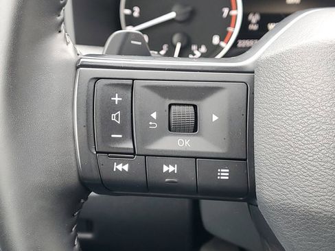 Certified 2025 Nissan Rogue SV AWD/4WD image 9