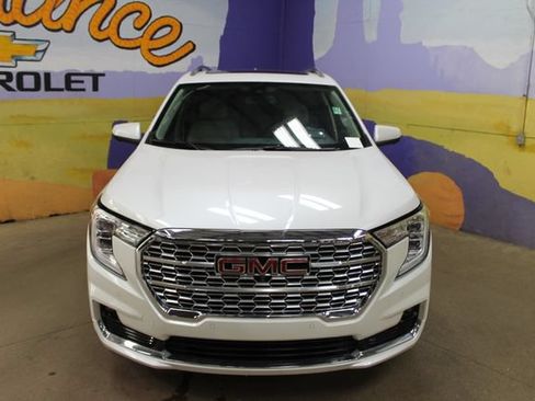 Used 2022 GMC Terrain Denali w/ Denali Premium Package AWD/4WD image 3