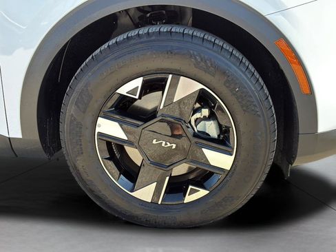 Certified 2026 Kia Sportage LX FWD image 31