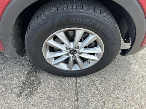 Used 2020 Kia Sorento LX w/ LX I4 Convenience Package AWD/4WD image 16