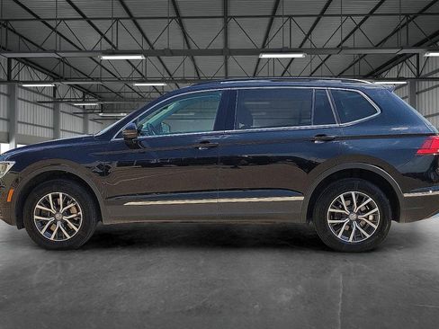 Used 2020 Volkswagen Tiguan SE image 2