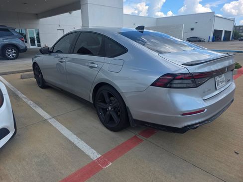 Used 2025 Honda Accord Sport image 4