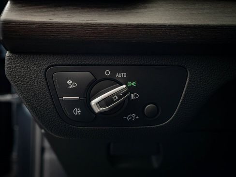 Used 2023 Audi Q5 2.0T Premium w/ Convenience Package image 38