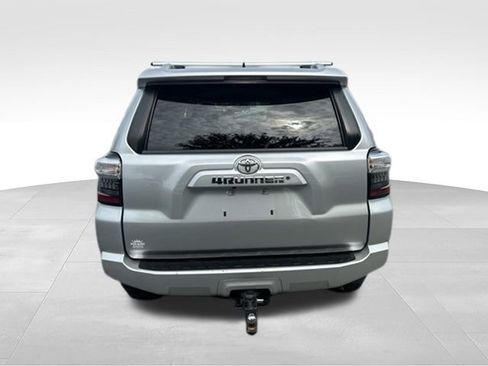 Used 2015 Toyota 4Runner SR5 AWD/4WD image 5