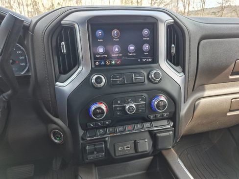 Used 2019 GMC Sierra 1500 SLT w/ SLT Premium Package image 19