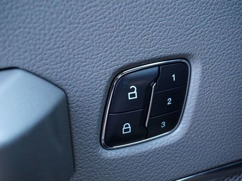 Used 2018 Ford F150 Lariat image 24