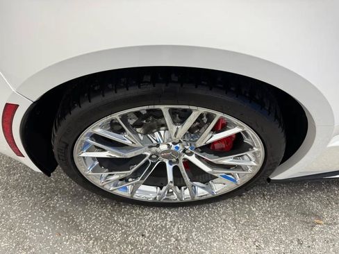 Used 2018 Chevrolet Corvette Z06 w/ Z07 Performance Package RWD image 25