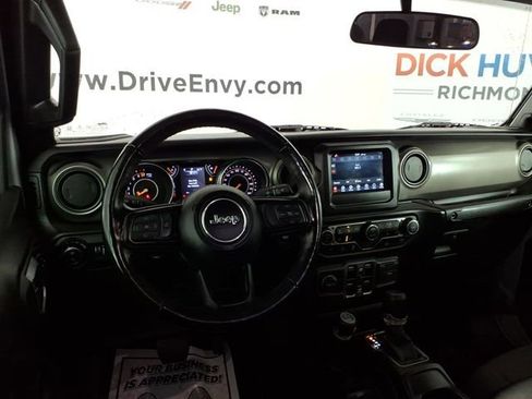 Used 2022 Jeep Gladiator Mojave AWD/4WD image 10
