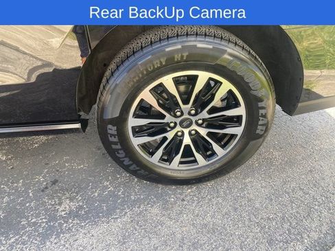 Used 2025 Ford Expedition Max Platinum AWD/4WD image 8