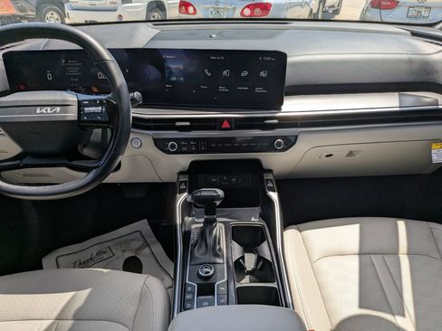 Certified 2026 Kia Sorento S FWD image 16