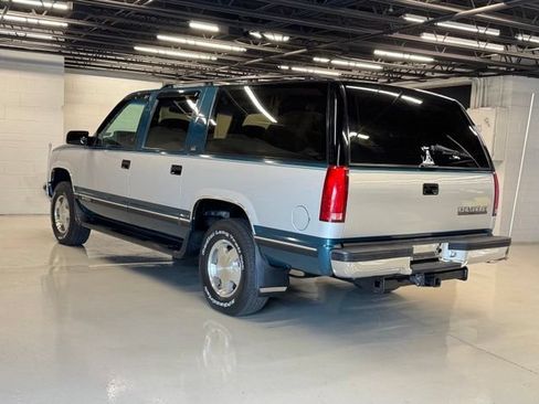Used 1993 Chevrolet Suburban 4WD image 3