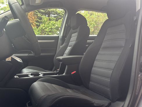 Used 2018 Honda CR-V LX image 2