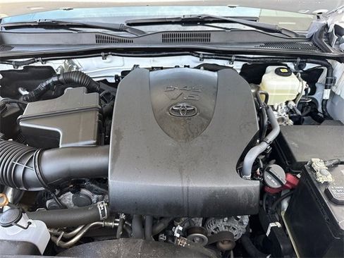 Used 2021 Toyota Tacoma TRD Off-Road image 34