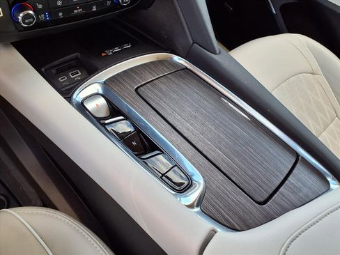 Used 2023 Buick Enclave Avenir image 31
