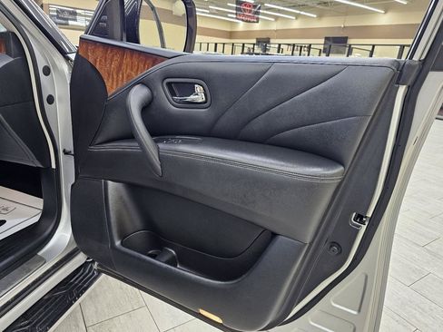 Used 2015 INFINITI QX80 4WD w/ Deluxe Technology Package image 43