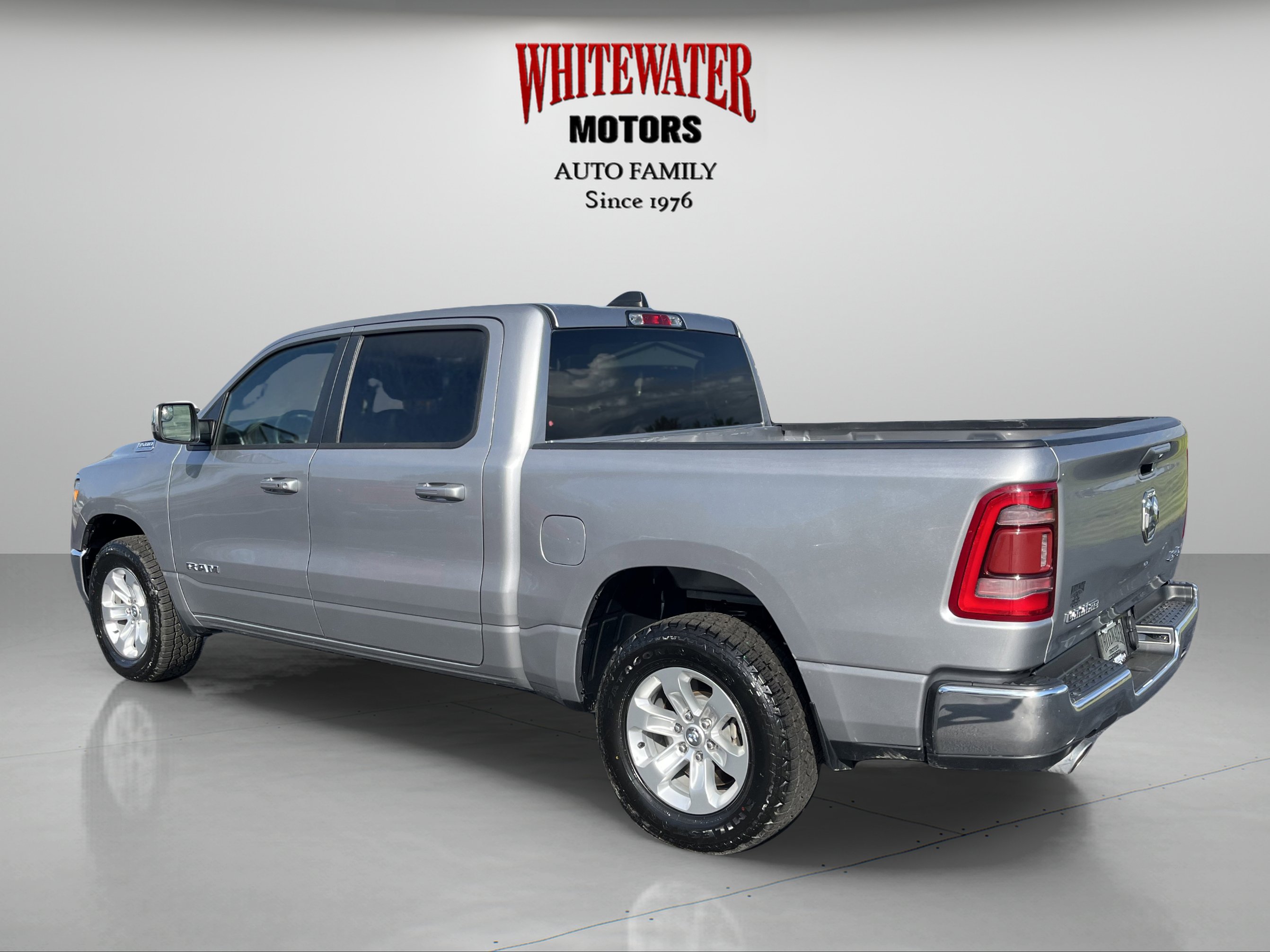 Used 2024 RAM 1500 Laramie AWD/4WD image 3