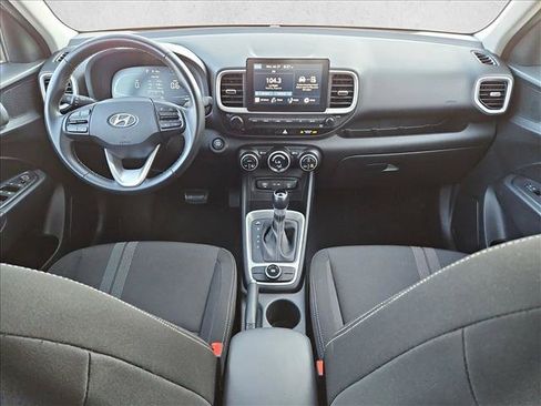 Used 2025 Hyundai Venue SEL FWD image 18
