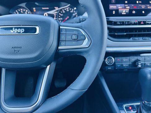 Used 2023 Jeep Compass Limited image 16