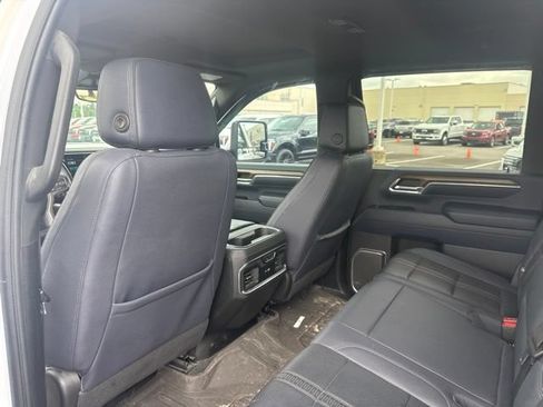 Used 2024 Chevrolet Silverado 3500 High Country w/ Technology Package AWD/4WD image 25