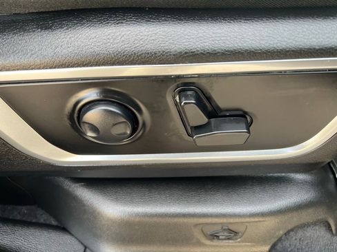 Used 2025 RAM 1500 Laramie AWD/4WD image 11