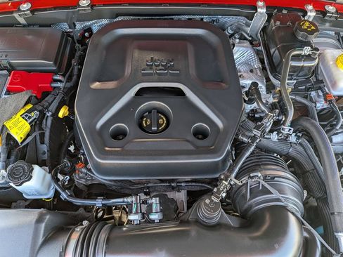 Used 2025 Jeep Wrangler Unlimited Sport AWD/4WD image 36