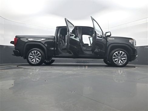 Certified 2025 GMC Sierra 1500 Denali image 33
