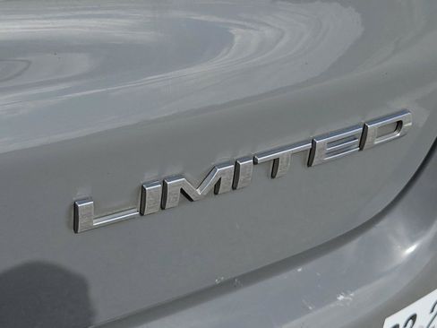 Used 2024 Jeep Compass Limited AWD/4WD image 9