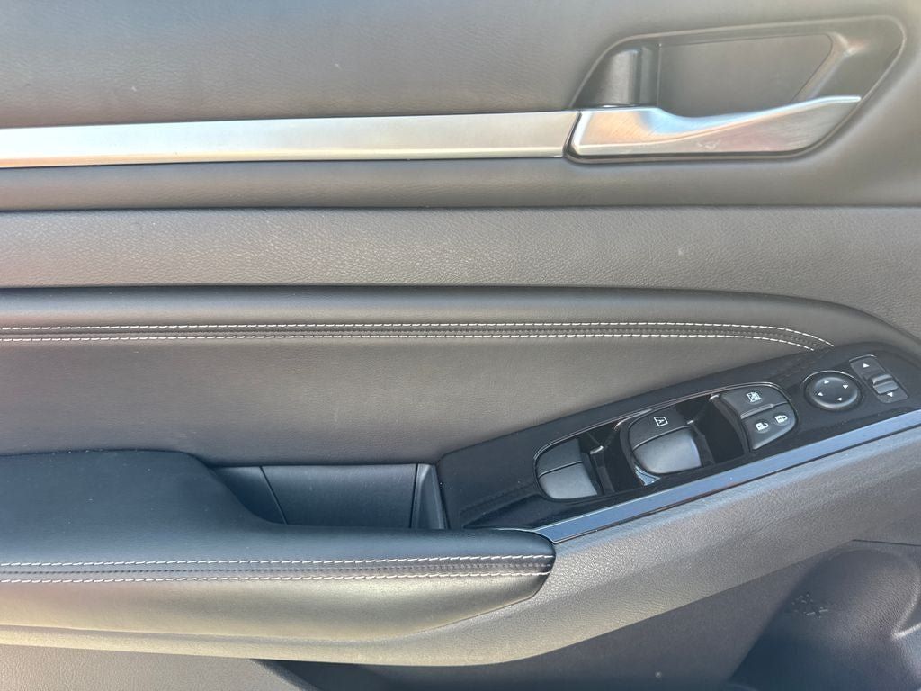 Used 2023 Nissan Altima 2.5 SL FWD image 12