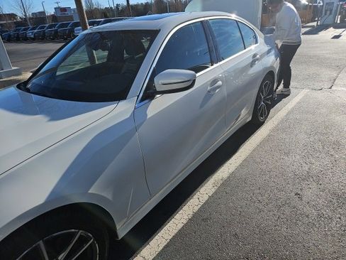 Used 2019 BMW 330i Sedan w/ Convenience Package image 11