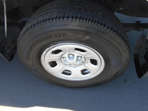 Used 2019 Nissan Frontier S RWD image 11