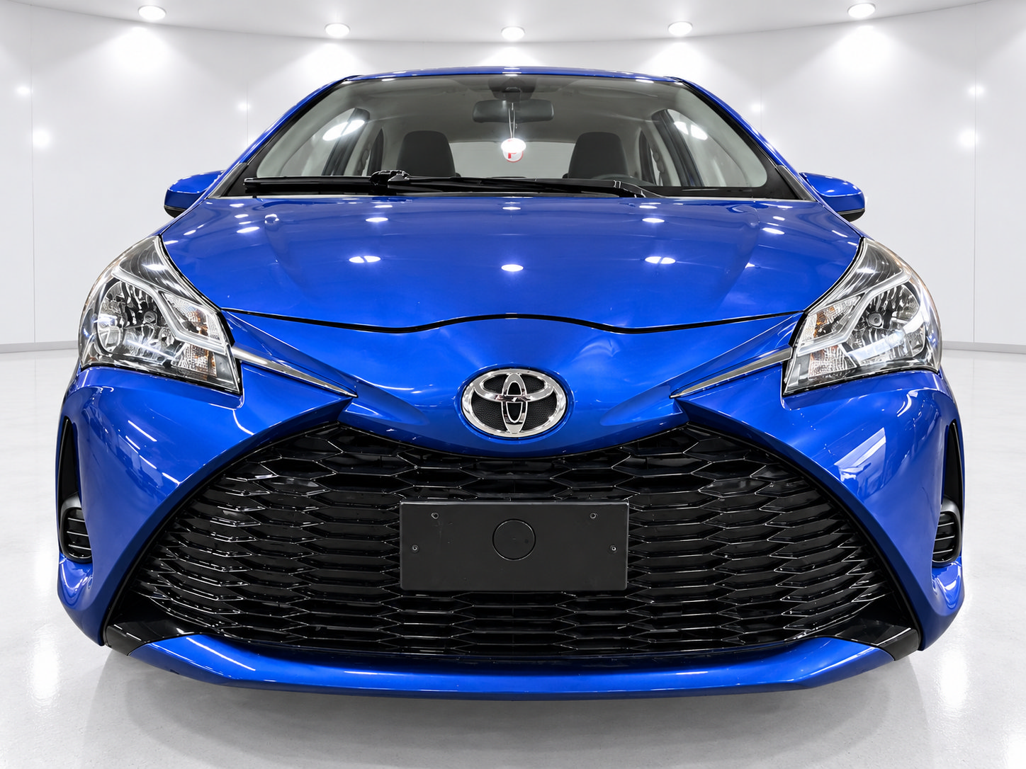 Used 2018 Toyota Yaris L FWD image 7