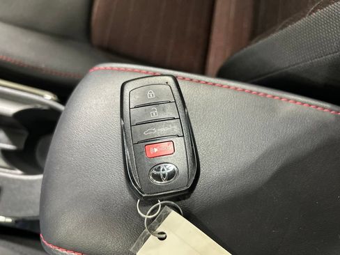 Used 2025 Toyota Corolla SE w/ SE Premium Package FWD image 23