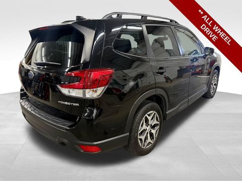Used 2023 Subaru Forester Premium AWD/4WD image 6