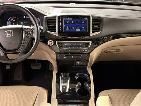 Used 2017 Honda Pilot Elite image 19