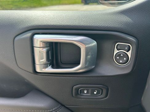 Certified 2023 Jeep Wrangler Sahara AWD/4WD image 11