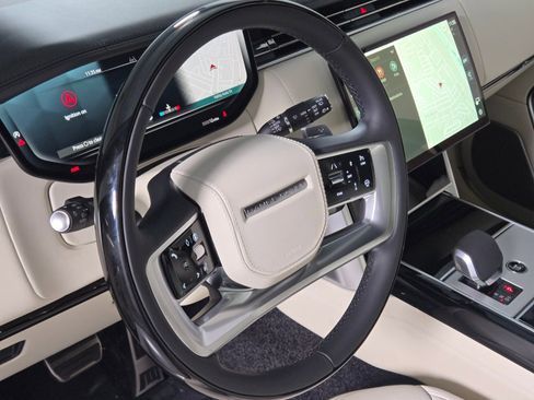New 2026 Land Rover Range Rover Autobiography AWD/4WD image 23