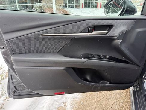 Used 2025 Toyota Camry SE image 18