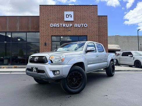 Used 2014 Toyota Tacoma 4x4 Double Cab w/ Limited Package image 1