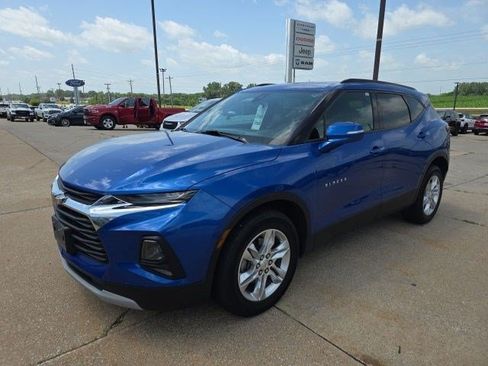 Used 2019 Chevrolet Blazer LT w/ Sound & Technology Package AWD/4WD image 3