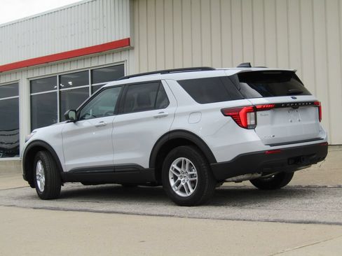 New 2026 Ford Explorer Active AWD/4WD image 10