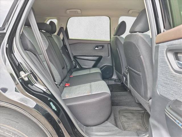 Used 2023 Nissan Rogue SV AWD/4WD image 17