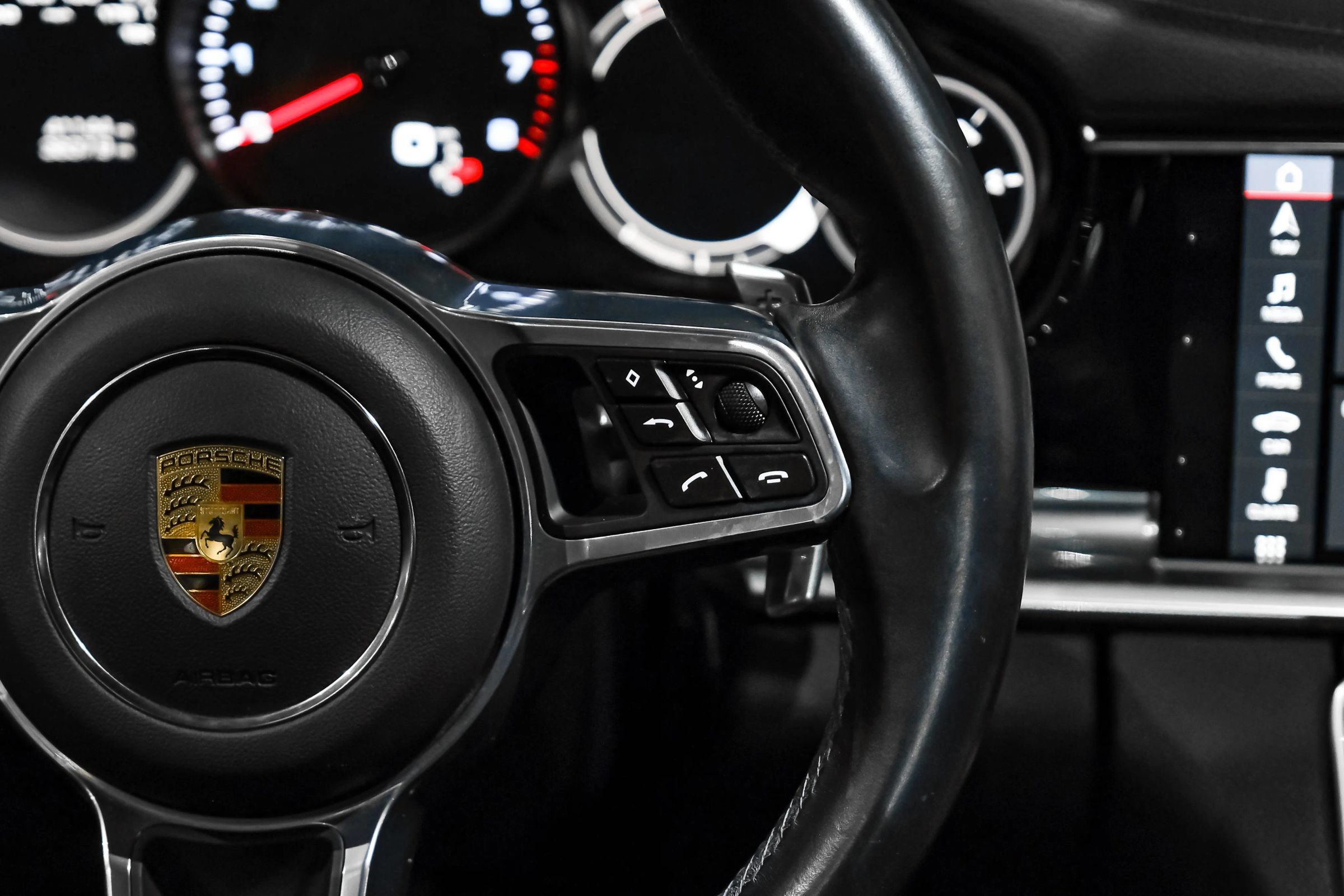 Used 2019 Porsche Panamera 4 AWD/4WD image 18