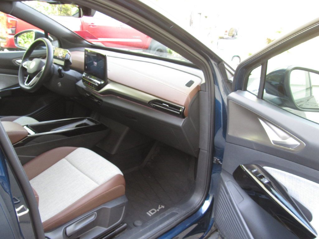 Used 2023 Volkswagen ID.4 Pro AWD/4WD image 16