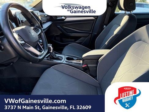 Certified 2025 Volkswagen Jetta Sport image 18