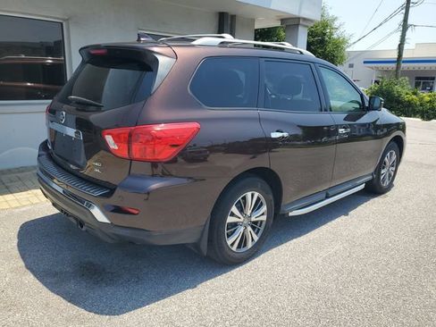Used 2019 Nissan Pathfinder SL AWD/4WD image 8