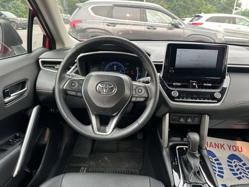 Used 2025 Toyota Corolla Cross XLE w/ Convenience Package AWD/4WD image 13