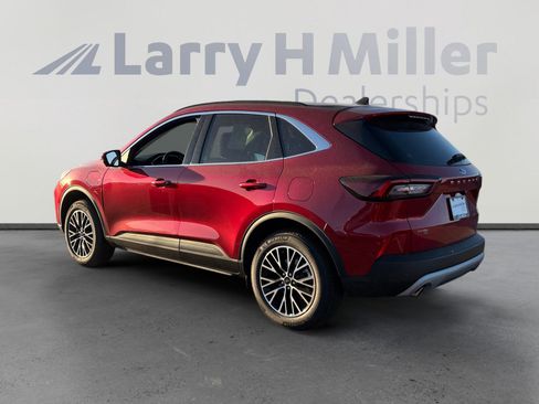 New 2026 Ford Escape SE w/ PHEV Premium Package image 3