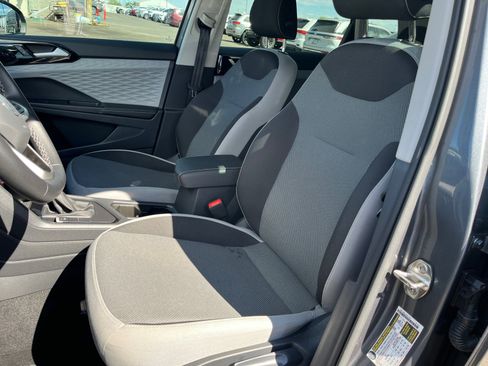 Used 2024 Volkswagen Taos S image 12