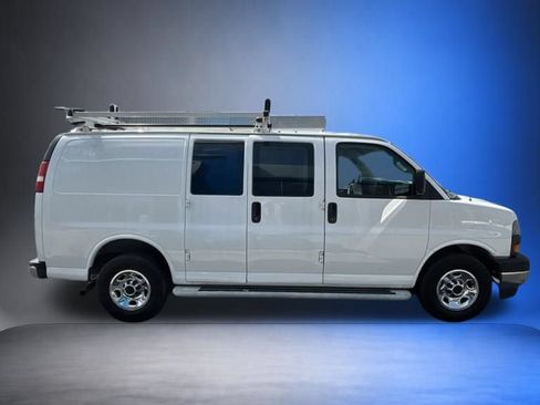 Used 2017 GMC Savana 2500 RWD image 5