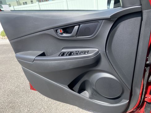 Used 2018 Hyundai Kona SEL AWD/4WD image 17